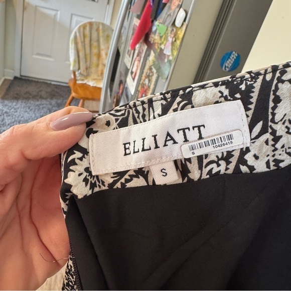 Elliatt Black & White Floral Print Dress | Size S - Picture 6 of 13
